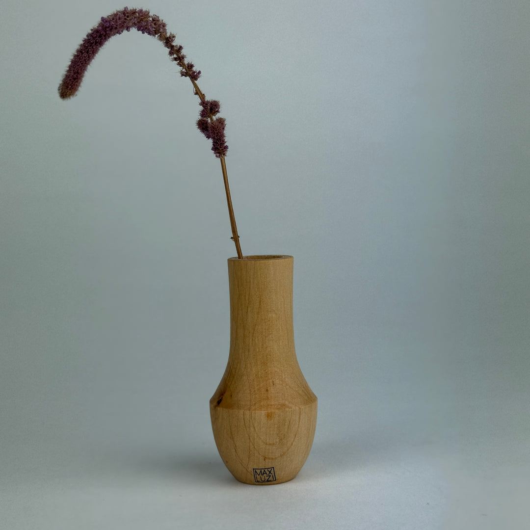 Mini Holzvase von MAXLUZI