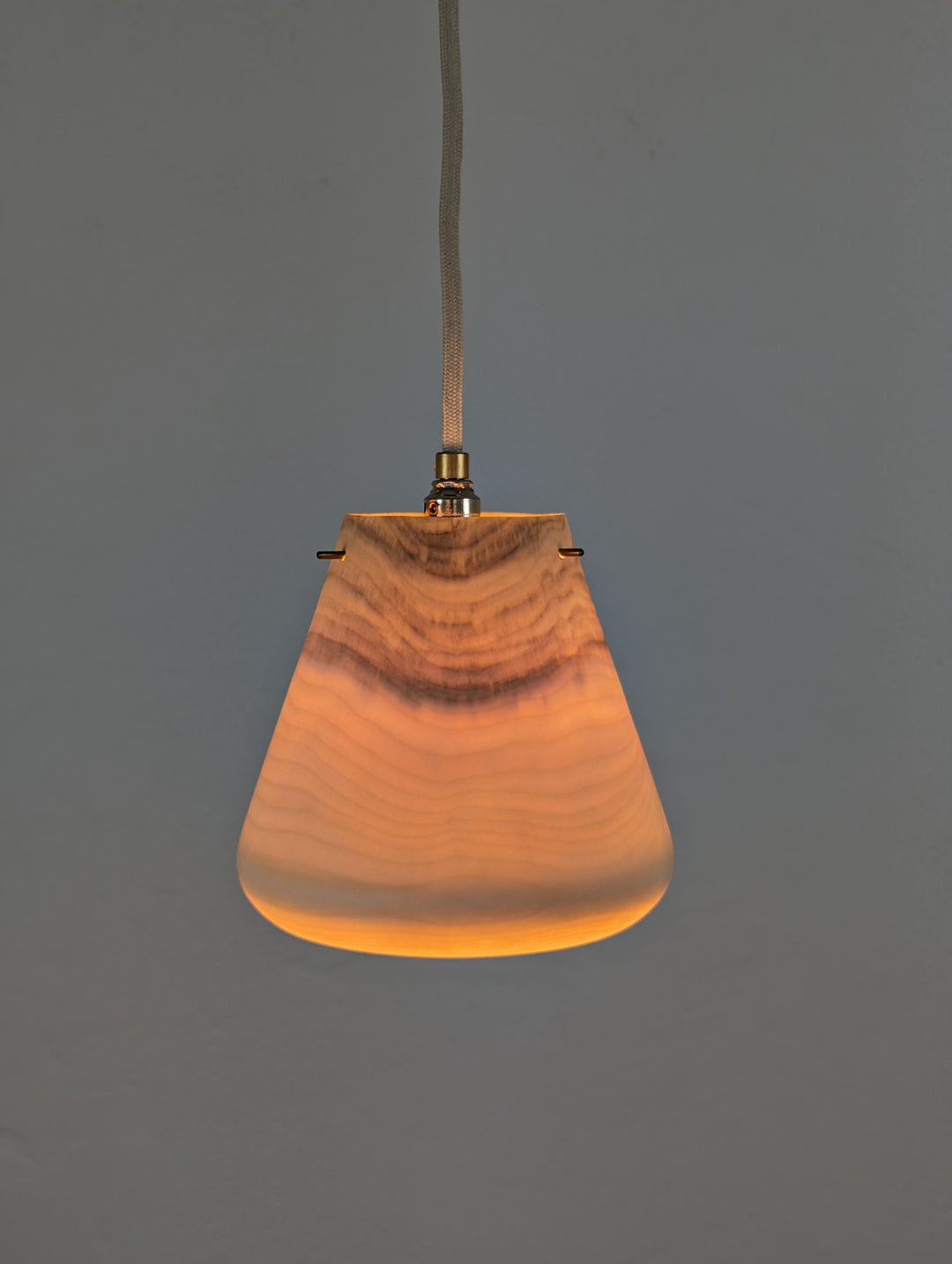 Hängelampe aus Holz RKP
