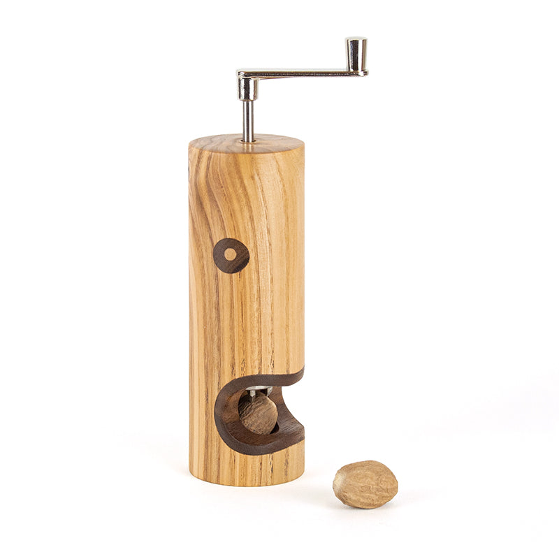 handgedrechselte Muskatmühle aus eschenholz und Nussbaumholz